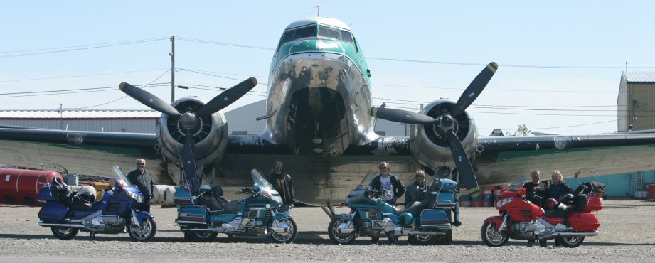 Goldwings and airplanes